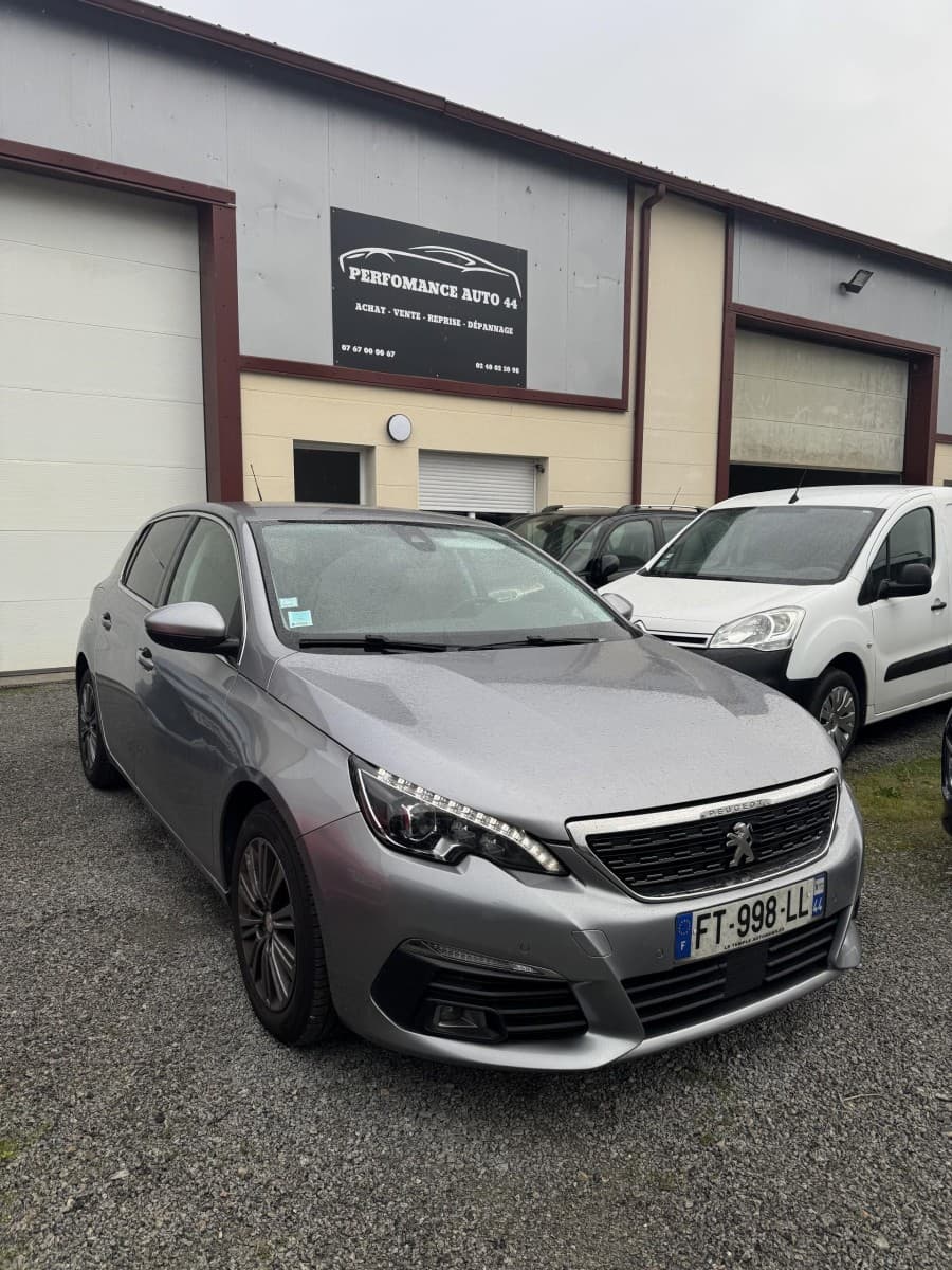 Peugeot 308 (2) - Image 1